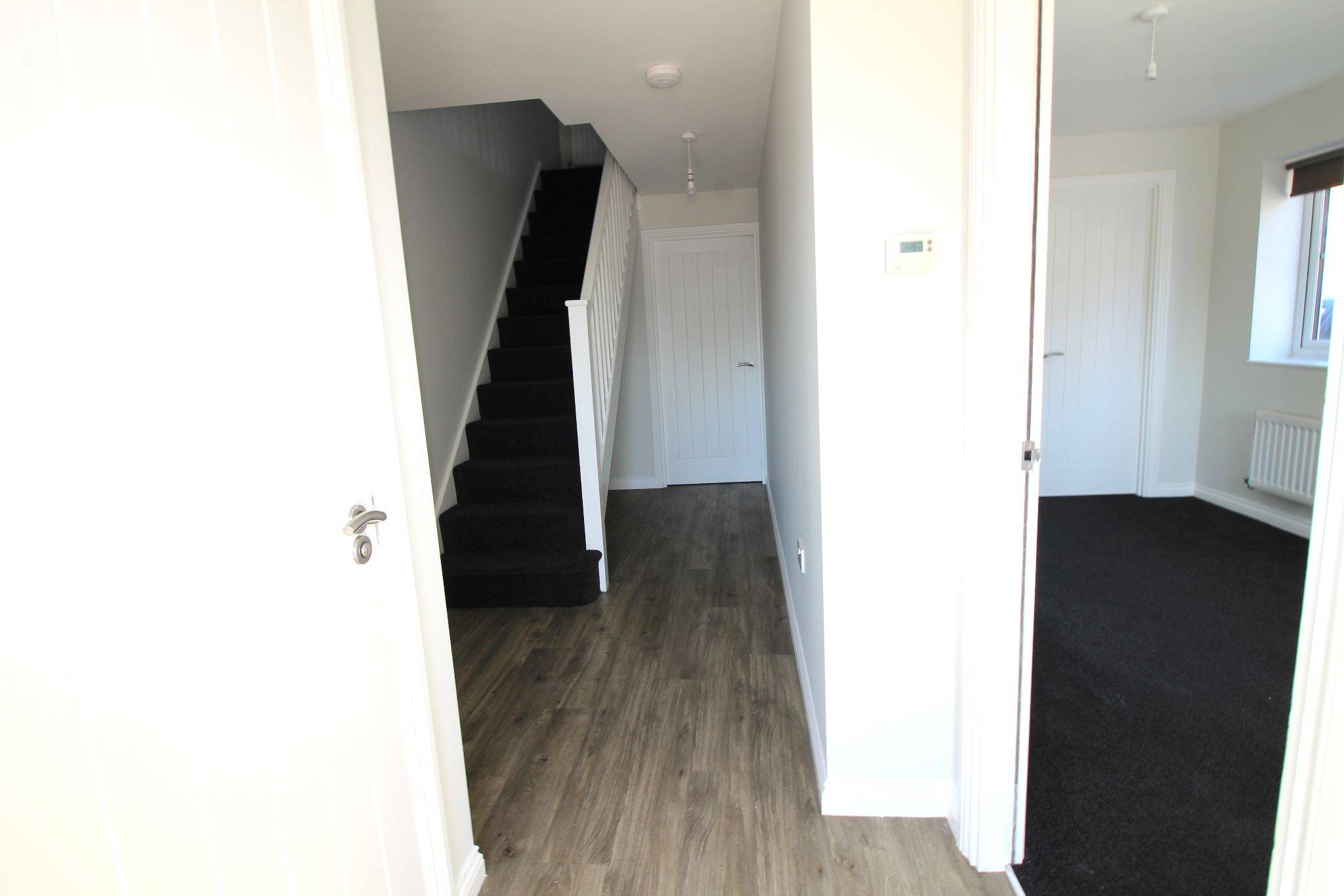 5 bedroom semi-detached house To Let in Birmingham - Photograph 2.