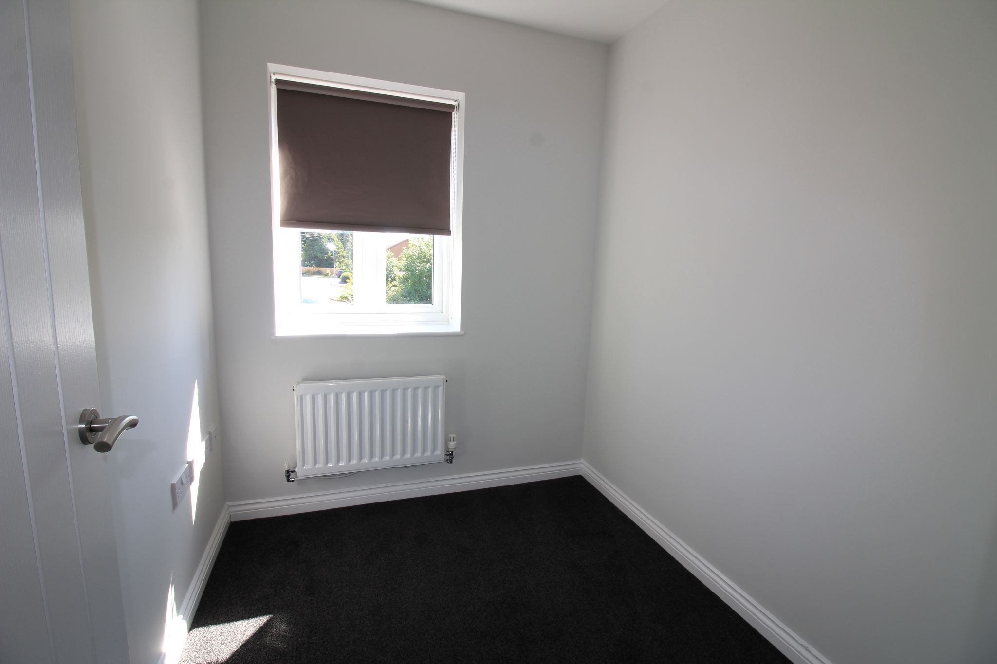 5 bedroom semi-detached house To Let in Birmingham - Photograph 11.