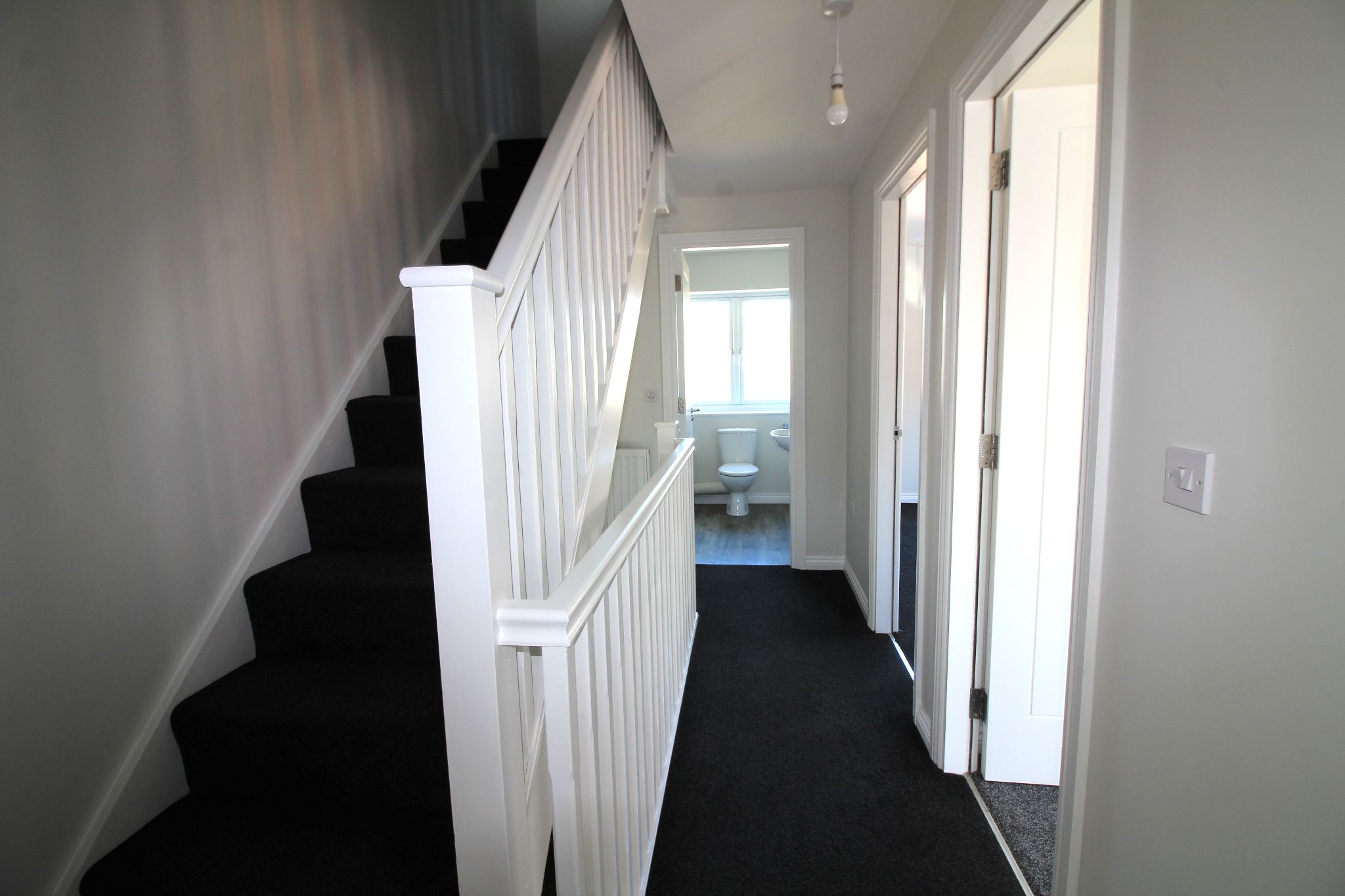5 bedroom semi-detached house To Let in Birmingham - Photograph 8.