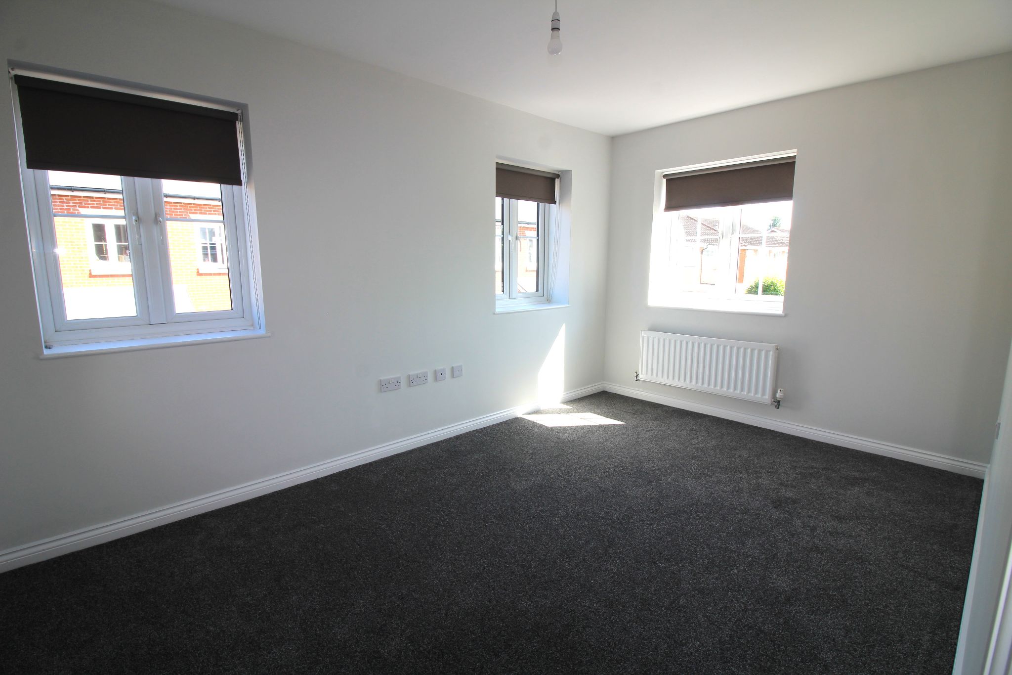 5 bedroom semi-detached house To Let in Birmingham - Photograph 10.