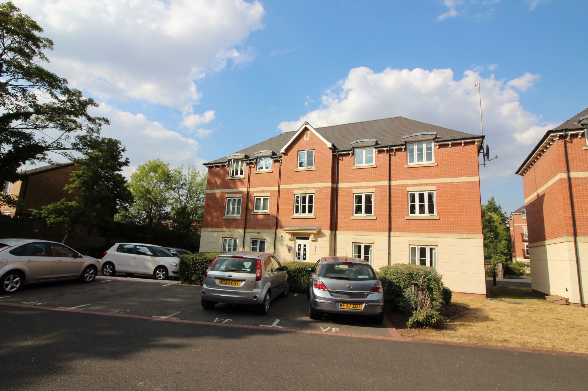 Collingtree Court, Solihull, B92 2 bedroom apartment flat/apartment