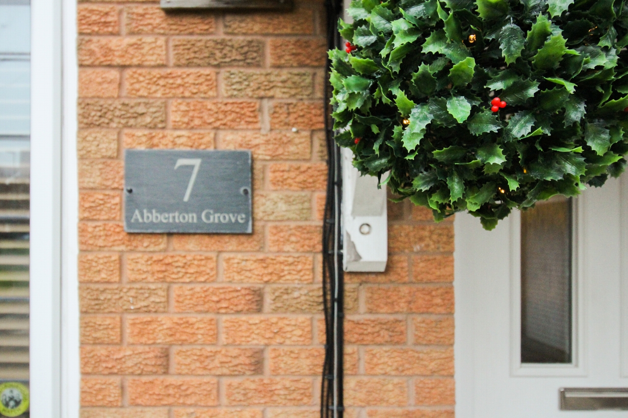 6 bedroom detached house For Sale in Solihull - Photograph 2.