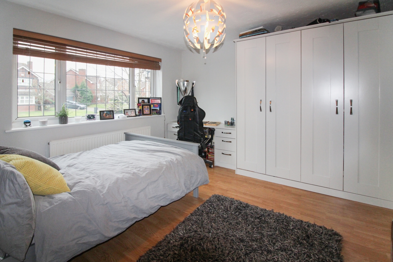 6 bedroom detached house For Sale in Solihull - Photograph 12.