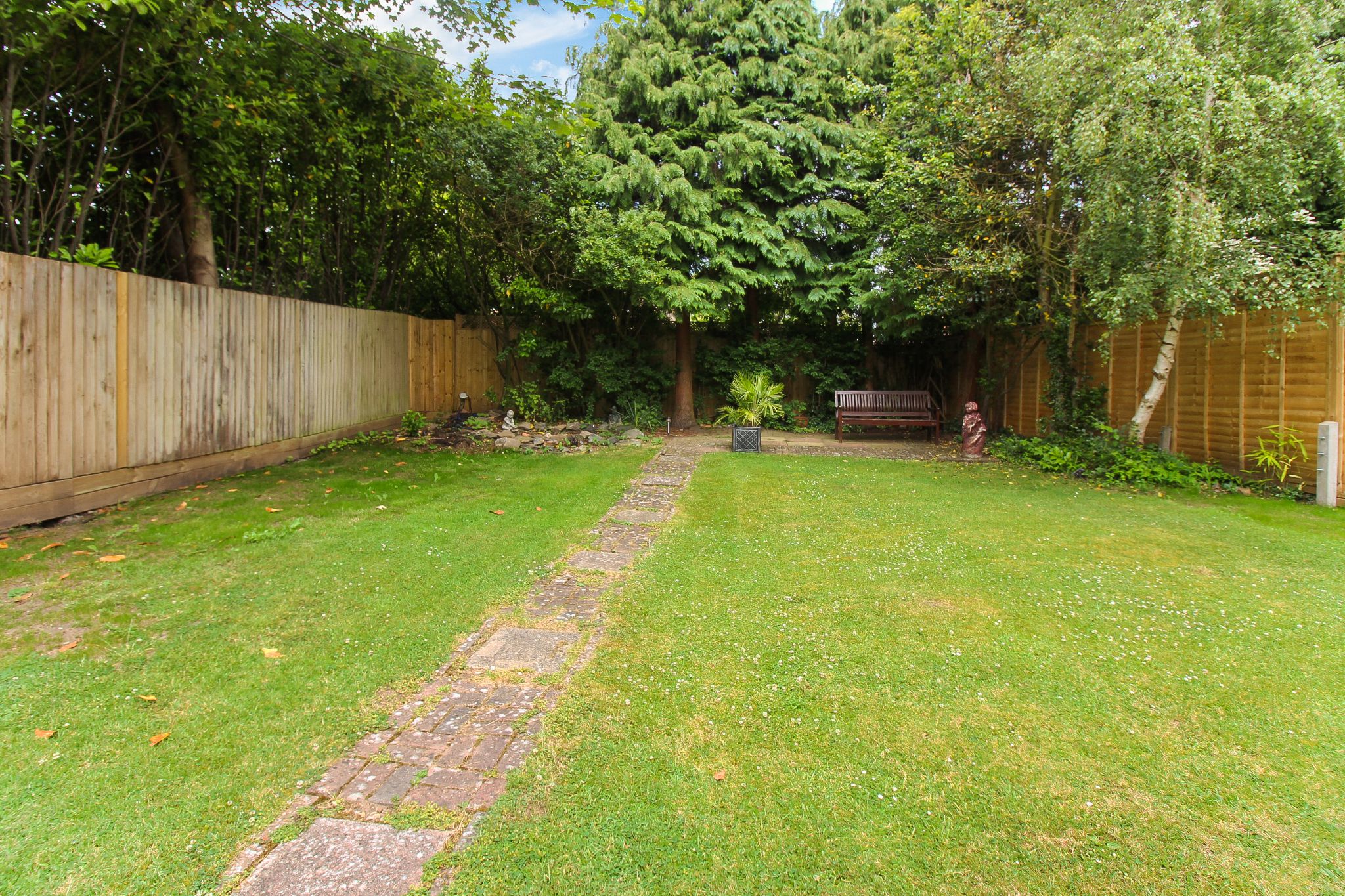 4 bedroom detached house SSTC in Solihull - Photograph 6.