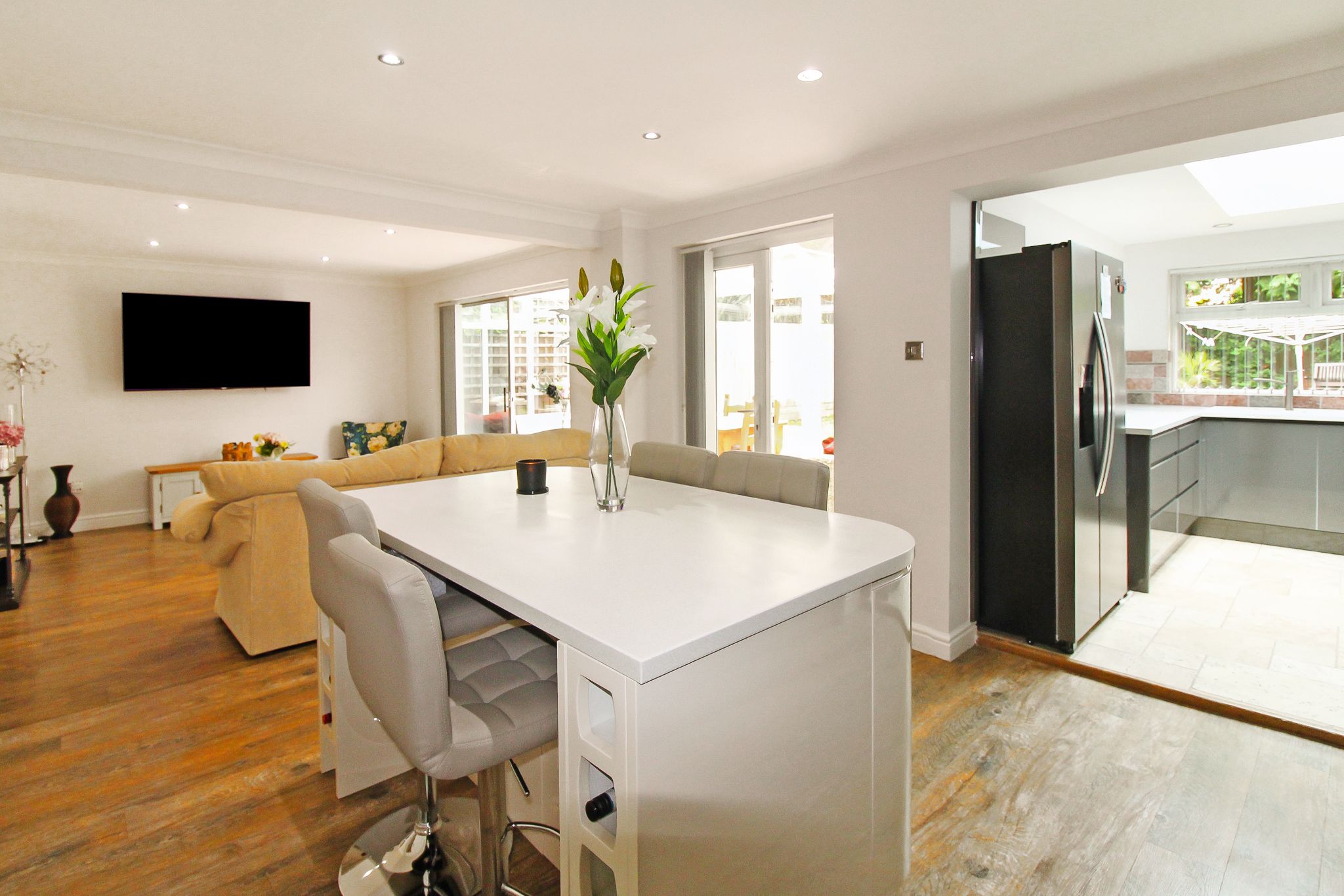 4 bedroom detached house SSTC in Solihull - Photograph 2.