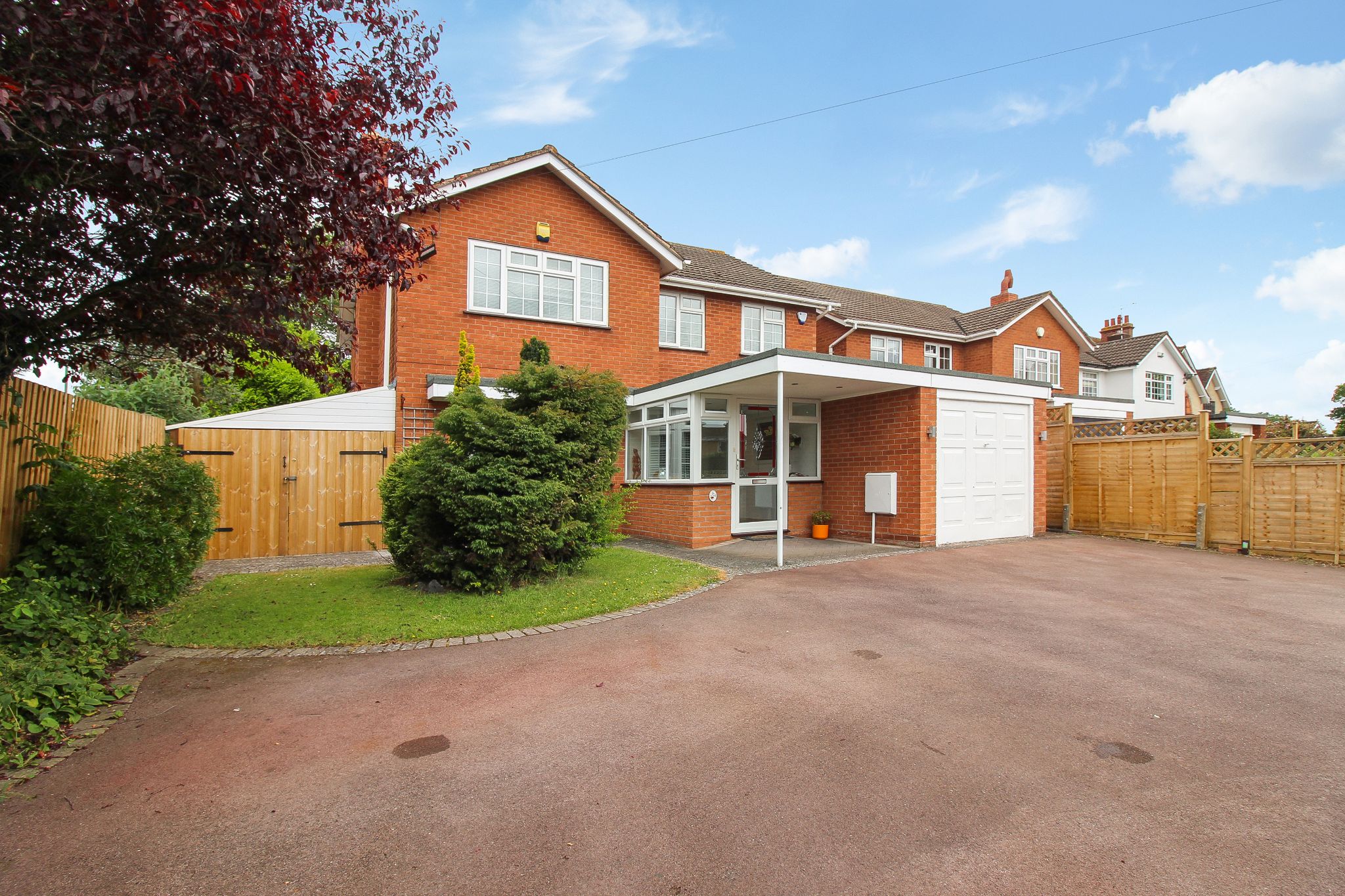 4 bedroom detached house SSTC in Solihull - Photograph 14.
