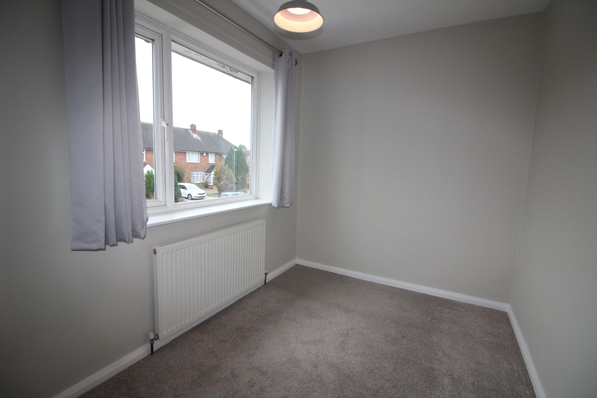 3 bedroom semi-detached house Let Agreed in Solihull - Photograph 8.