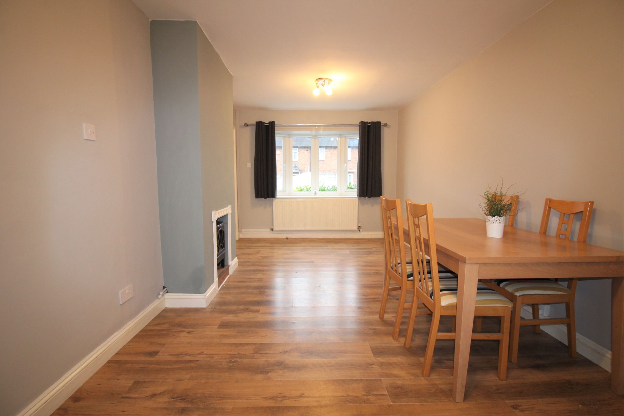3 bedroom semi-detached house Let Agreed in Solihull - Photograph 2.