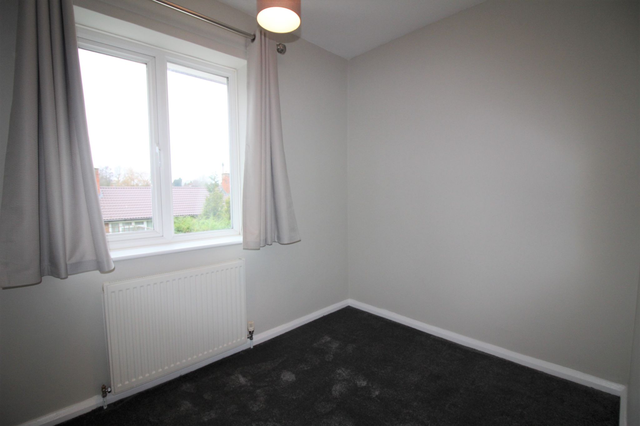 3 bedroom semi-detached house Let Agreed in Solihull - Photograph 9.