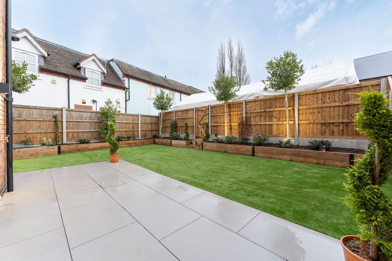 3 bedroom end terraced house Let Agreed in Solihull - Photograph 16.