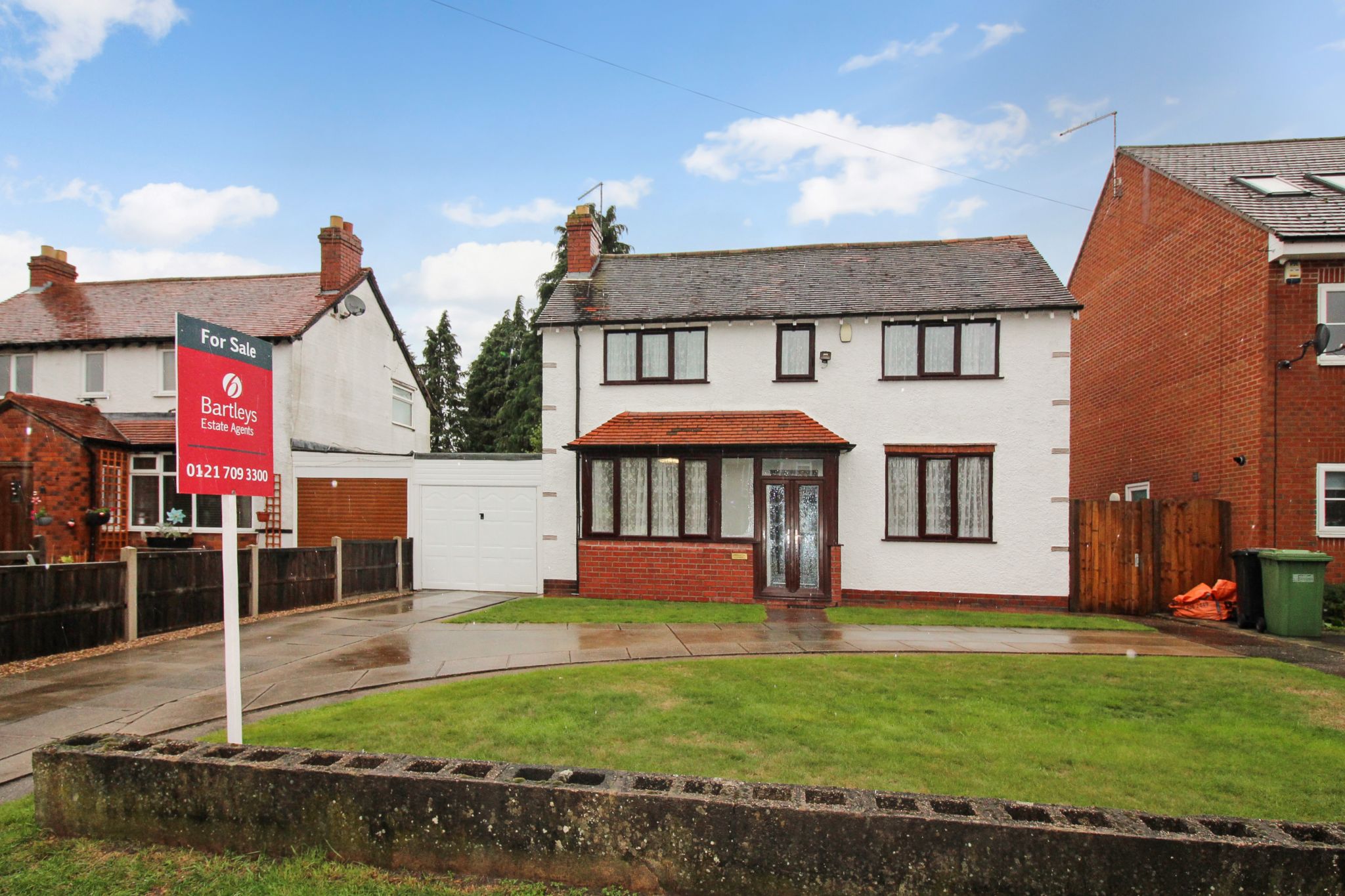 3 bedroom detached house For Sale in Solihull - Photograph 1.
