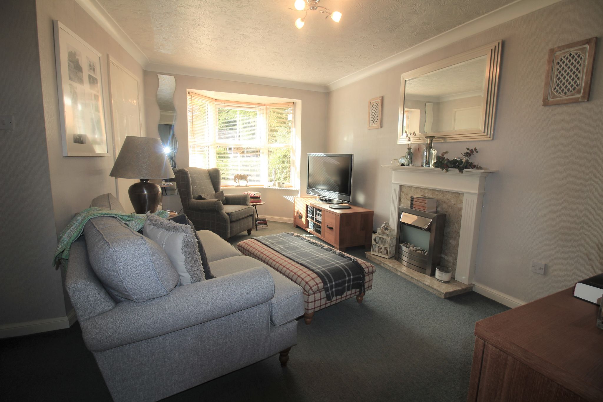 3 bedroom end terraced house Let Agreed in Solihull - Photograph 5.