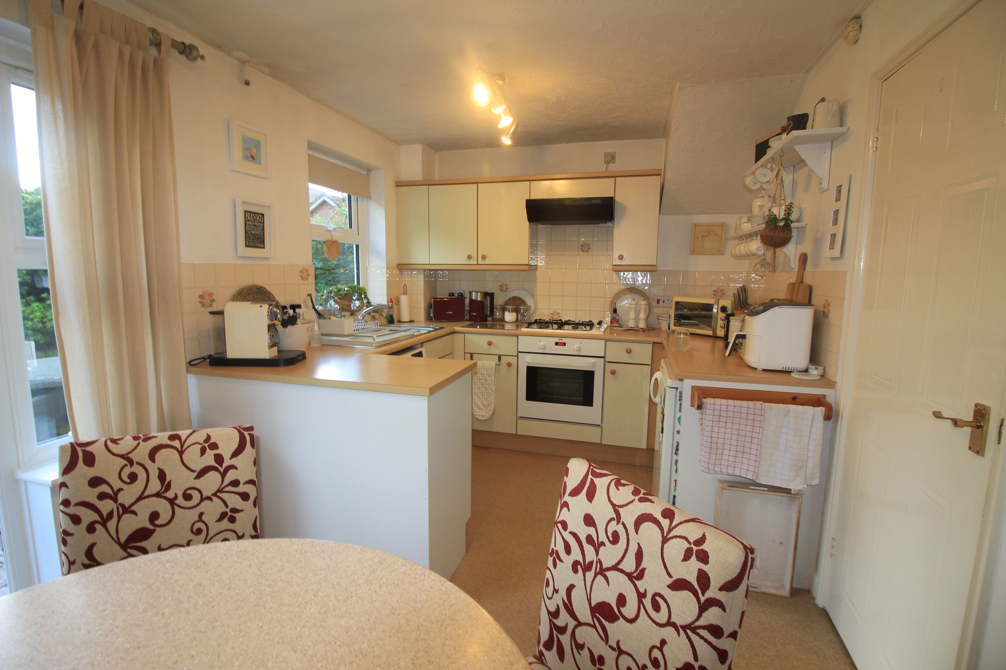 3 bedroom end terraced house Let Agreed in Solihull - Photograph 2.