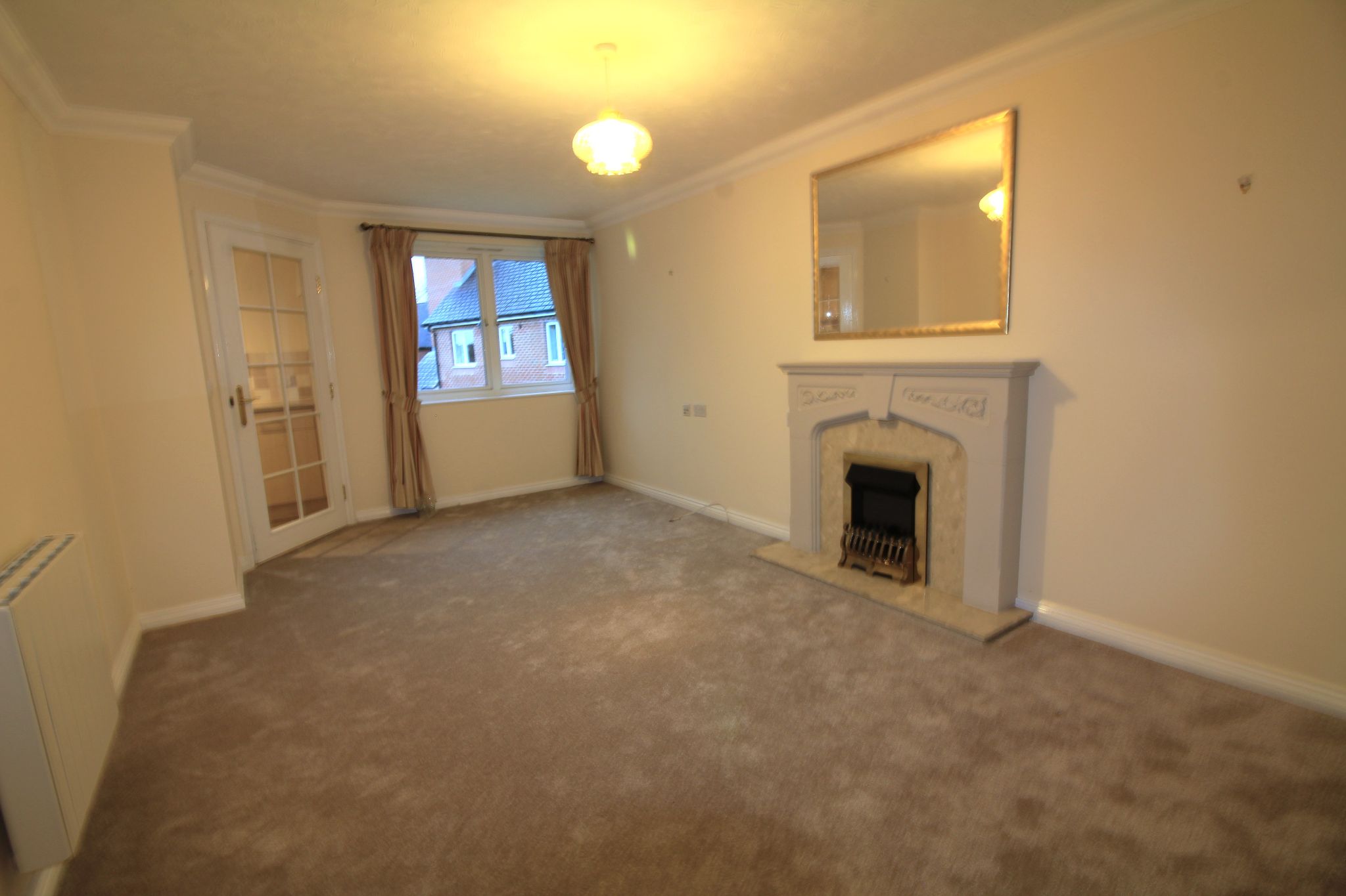 1 bedroom apartment flat/apartment For Sale in Solihull - Photograph 2.