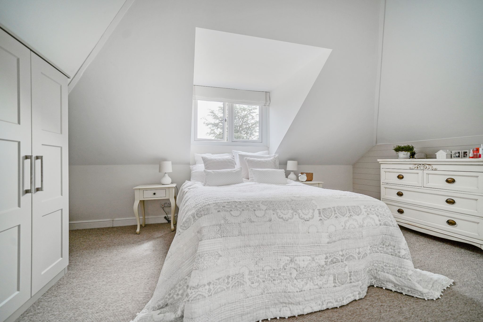 3 bedroom detached bungalow For Sale in Solihull - Photograph 23.