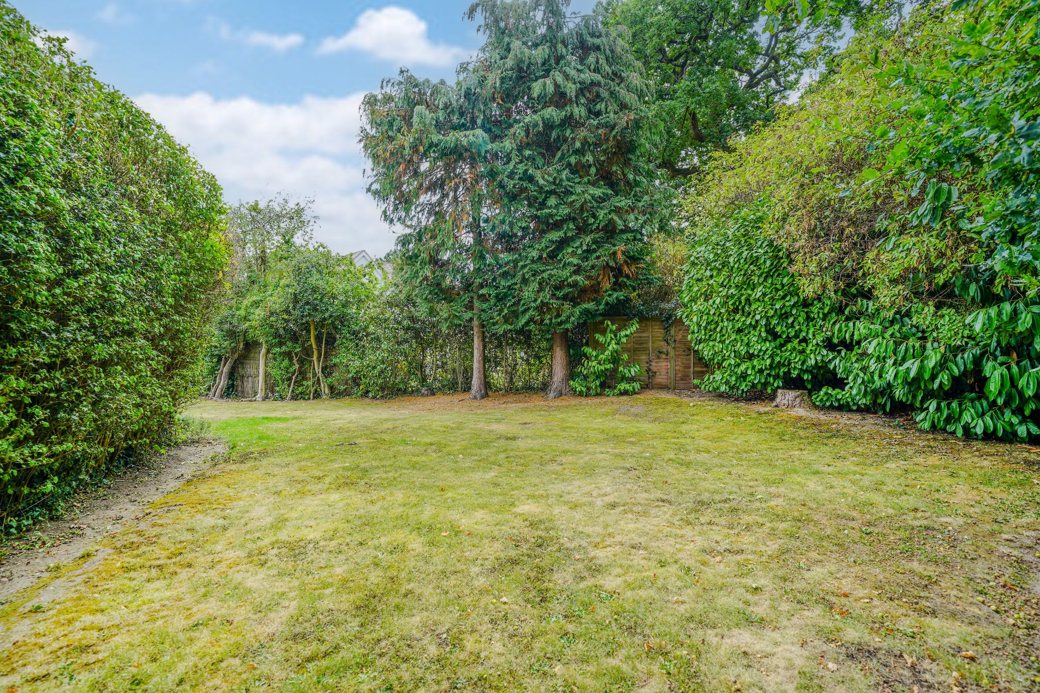 3 bedroom detached bungalow For Sale in Solihull - Photograph 28.