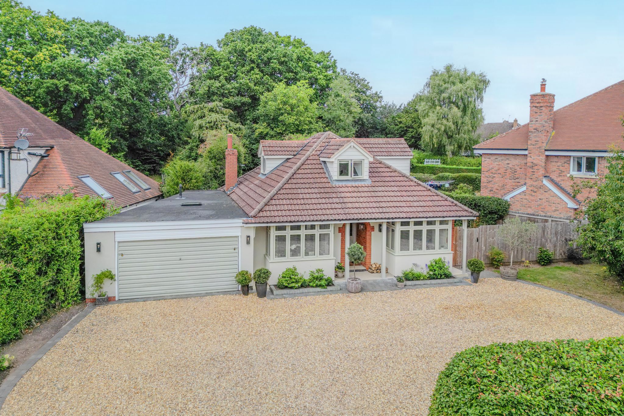 3 bedroom detached dormer house For Sale in Solihull - Photograph 2.