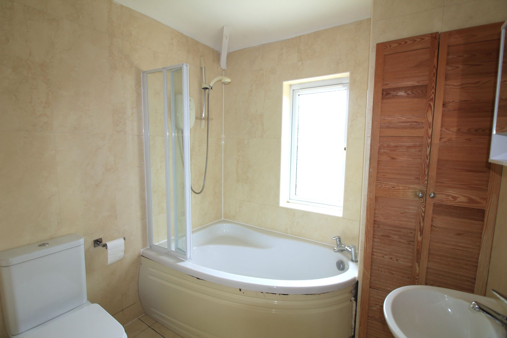 3 bedroom semi-detached house To Let in Solihull - Photograph 10.