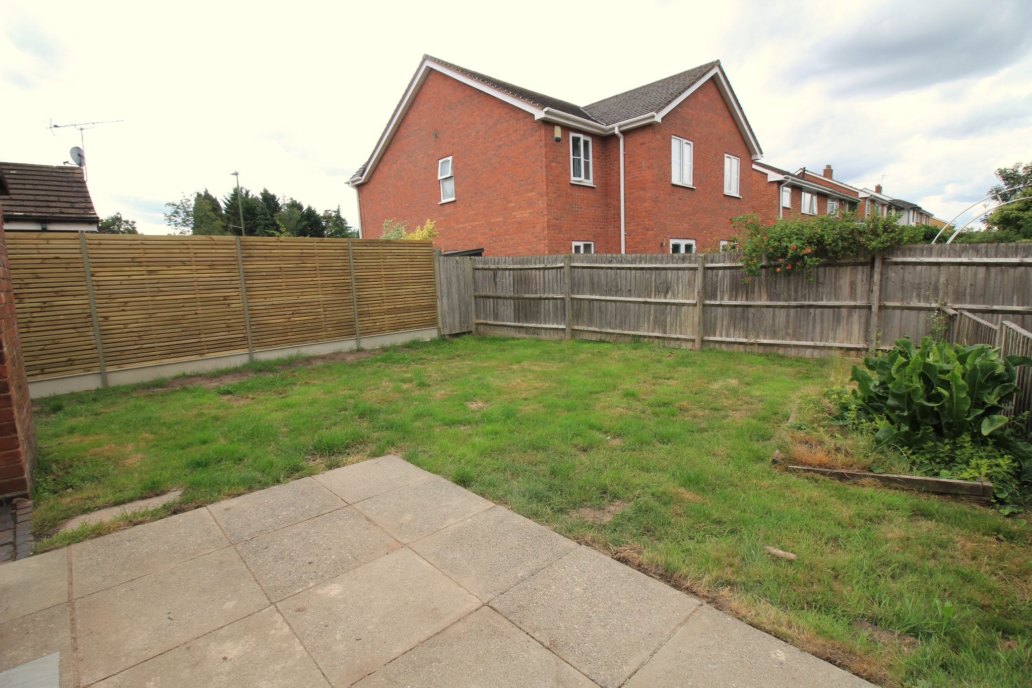 3 bedroom semi-detached house To Let in Solihull - Photograph 6.
