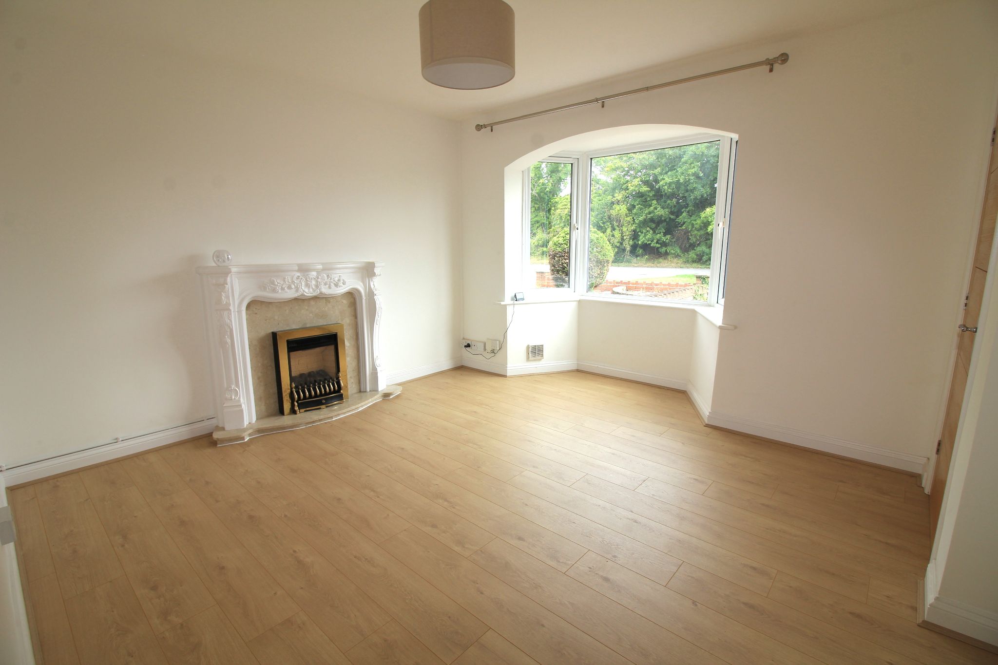 3 bedroom semi-detached house To Let in Solihull - Photograph 2.