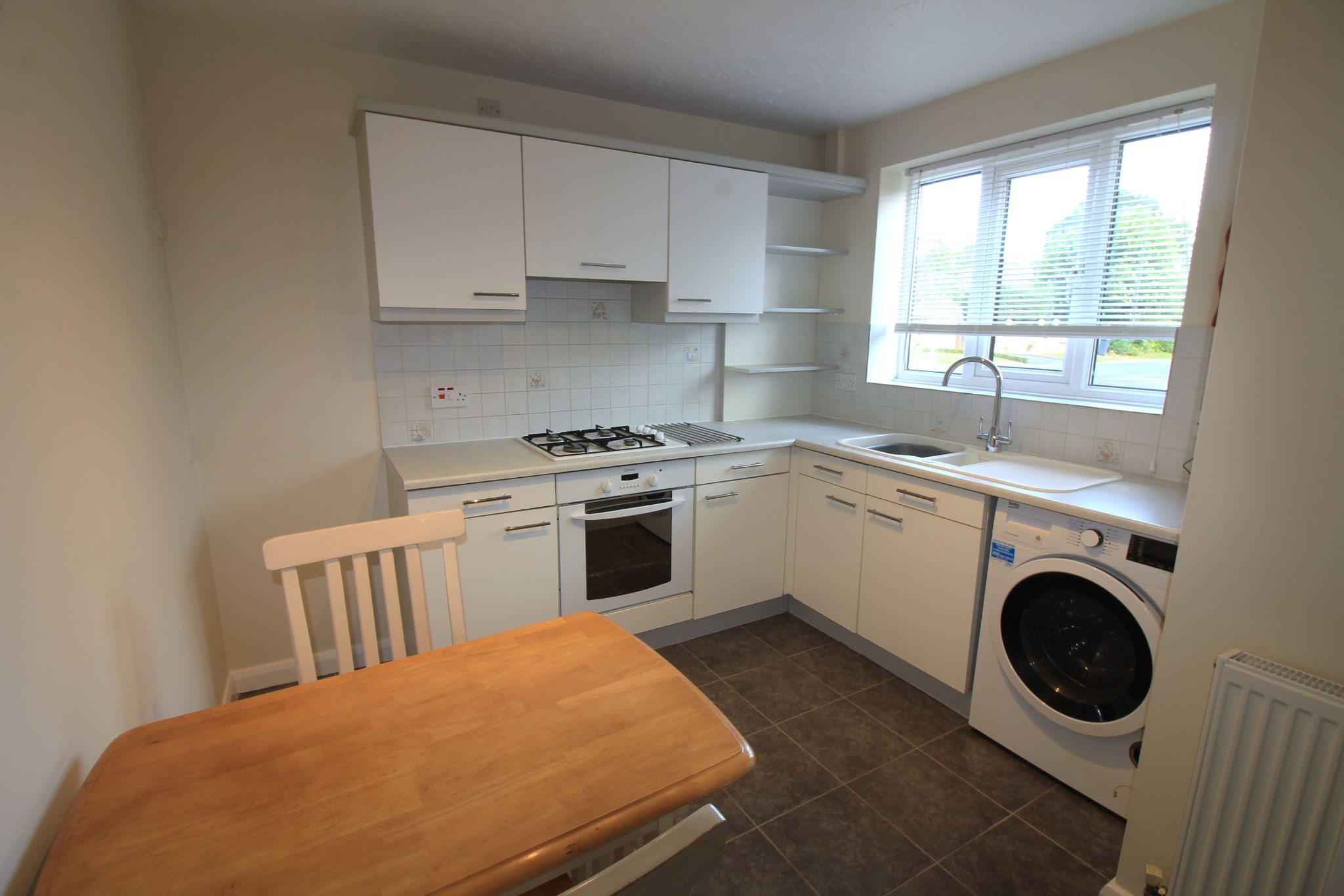 2 bedroom mews house To Let in Solihull - Photograph 2.
