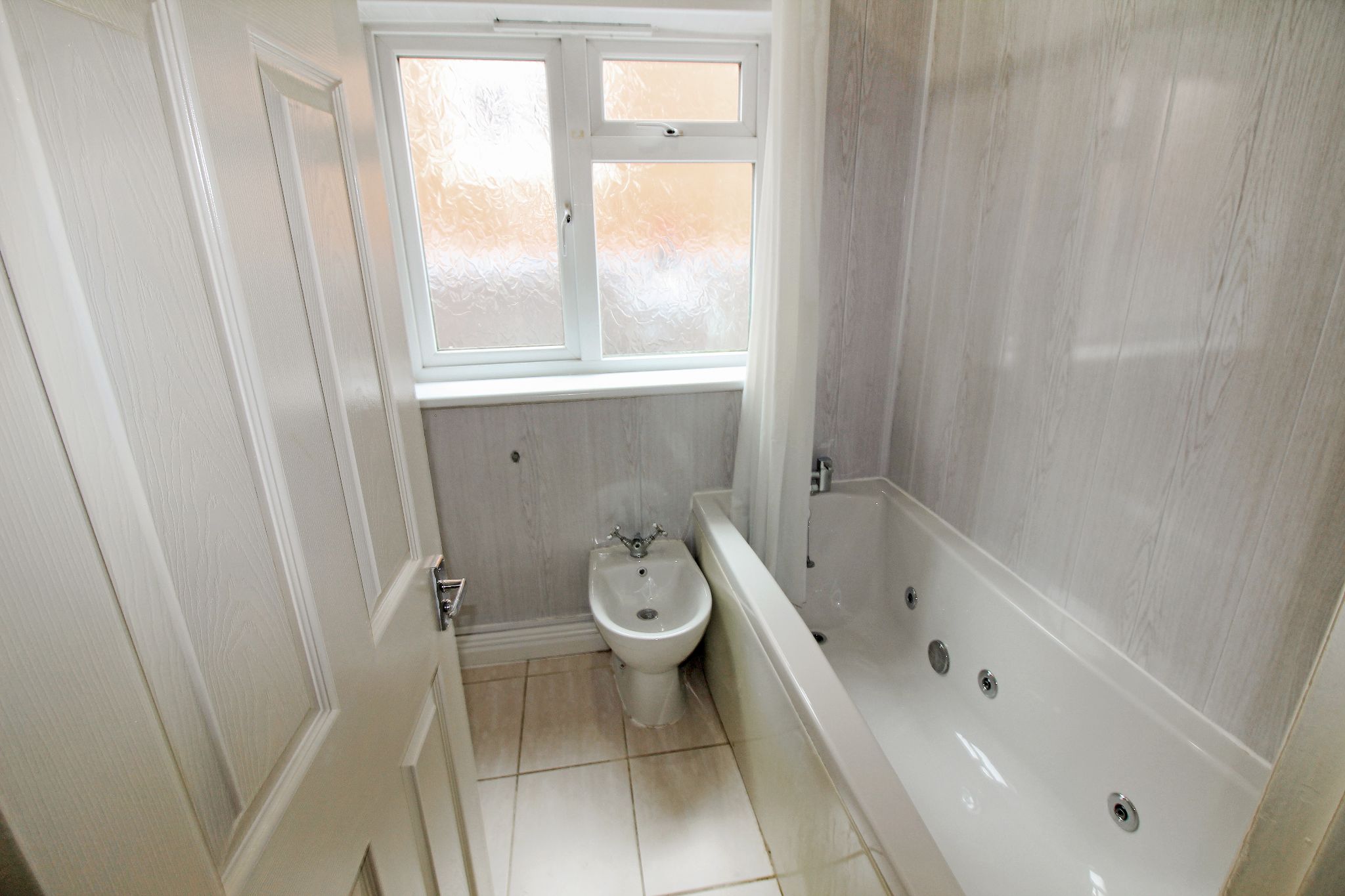 4 bedroom semi-detached house For Sale in Birmingham - Photograph 11.