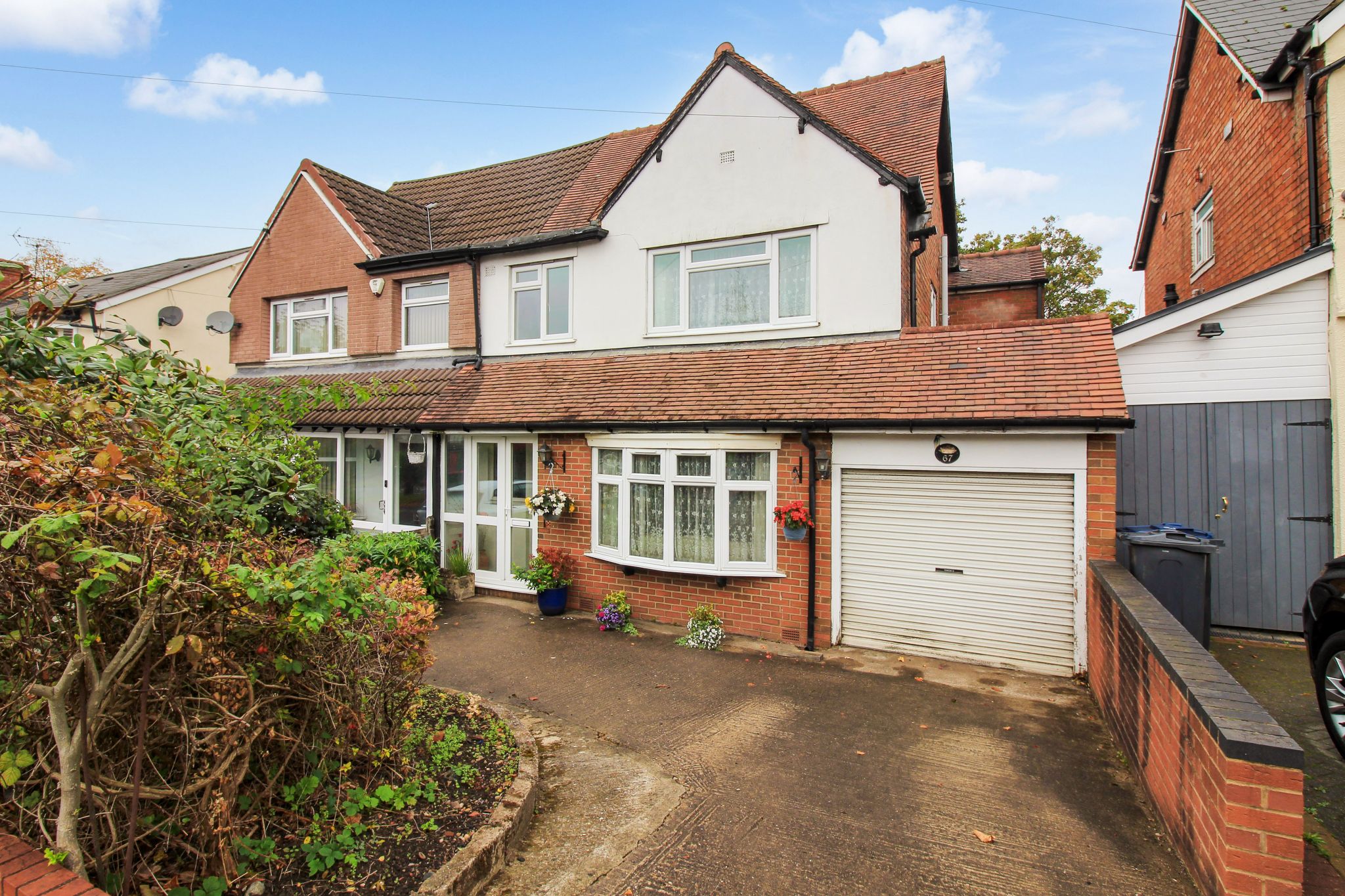 4 bedroom semi-detached house For Sale in Birmingham - Property photograph.