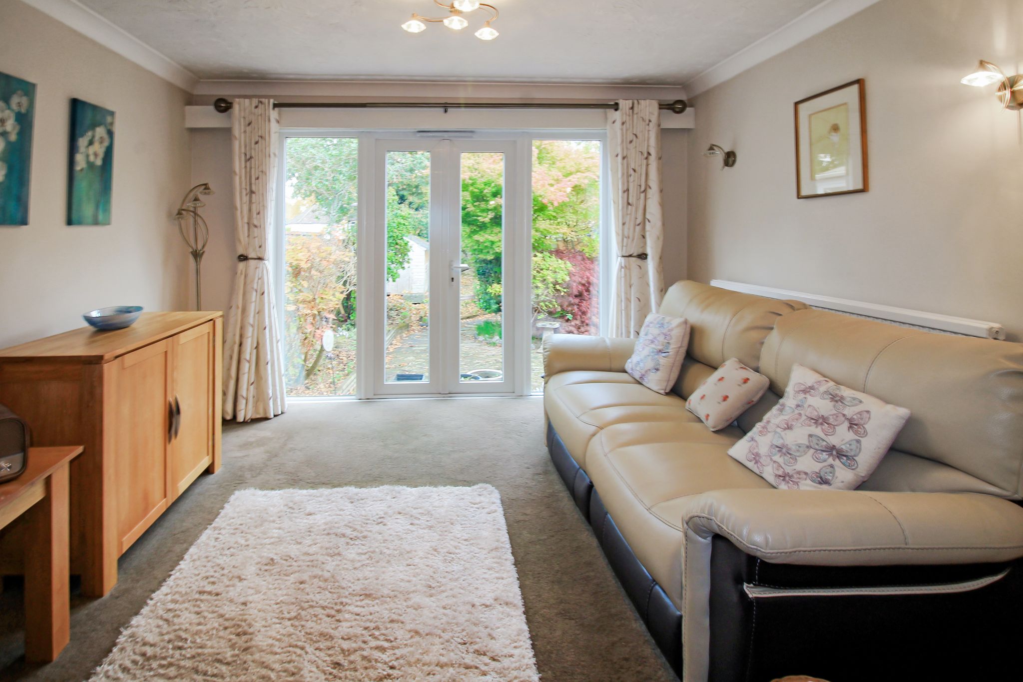 4 bedroom semi-detached house For Sale in Birmingham - Photograph 4.
