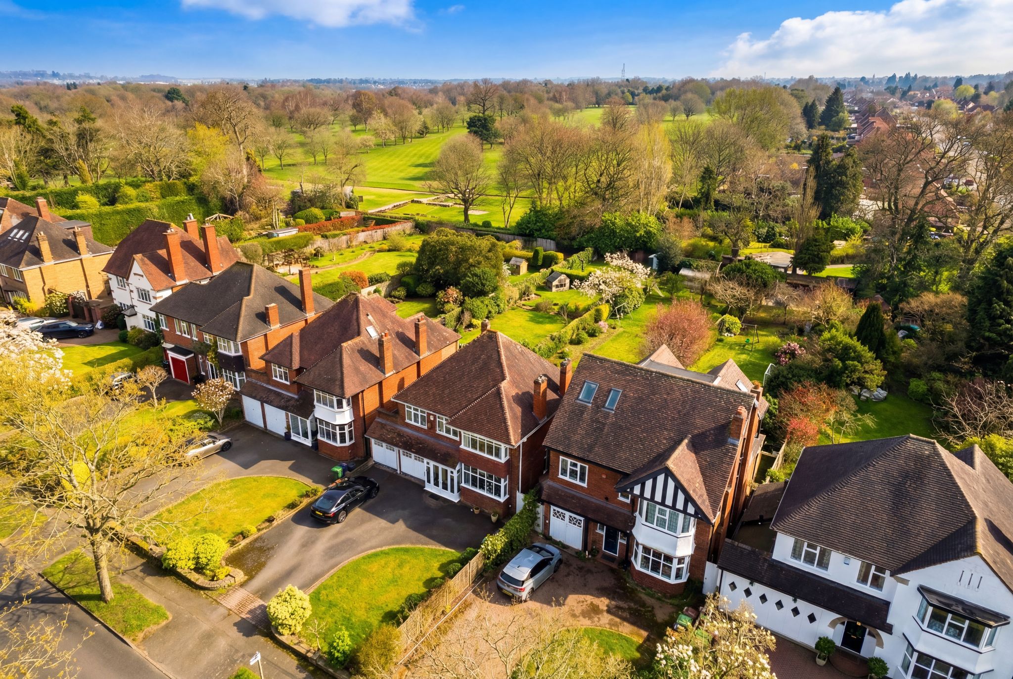 4 bedroom detached house For Sale in Solihull - Photograph 13.