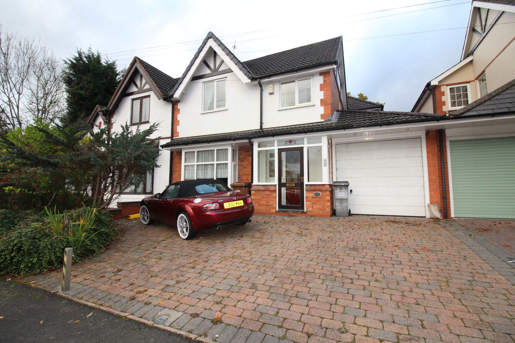 4 bedroom semi-detached house To Let in Solihull - Photograph 1.