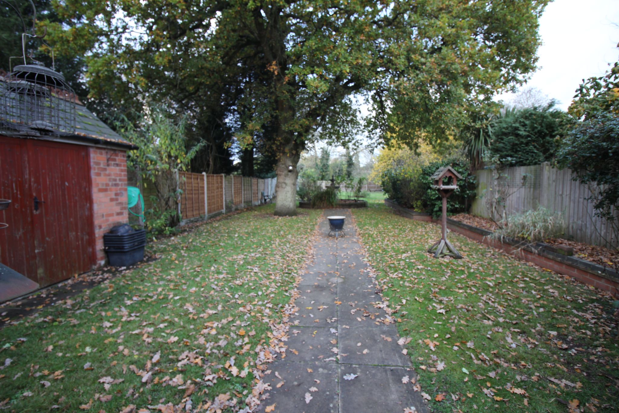 4 bedroom semi-detached house To Let in Solihull - Photograph 9.