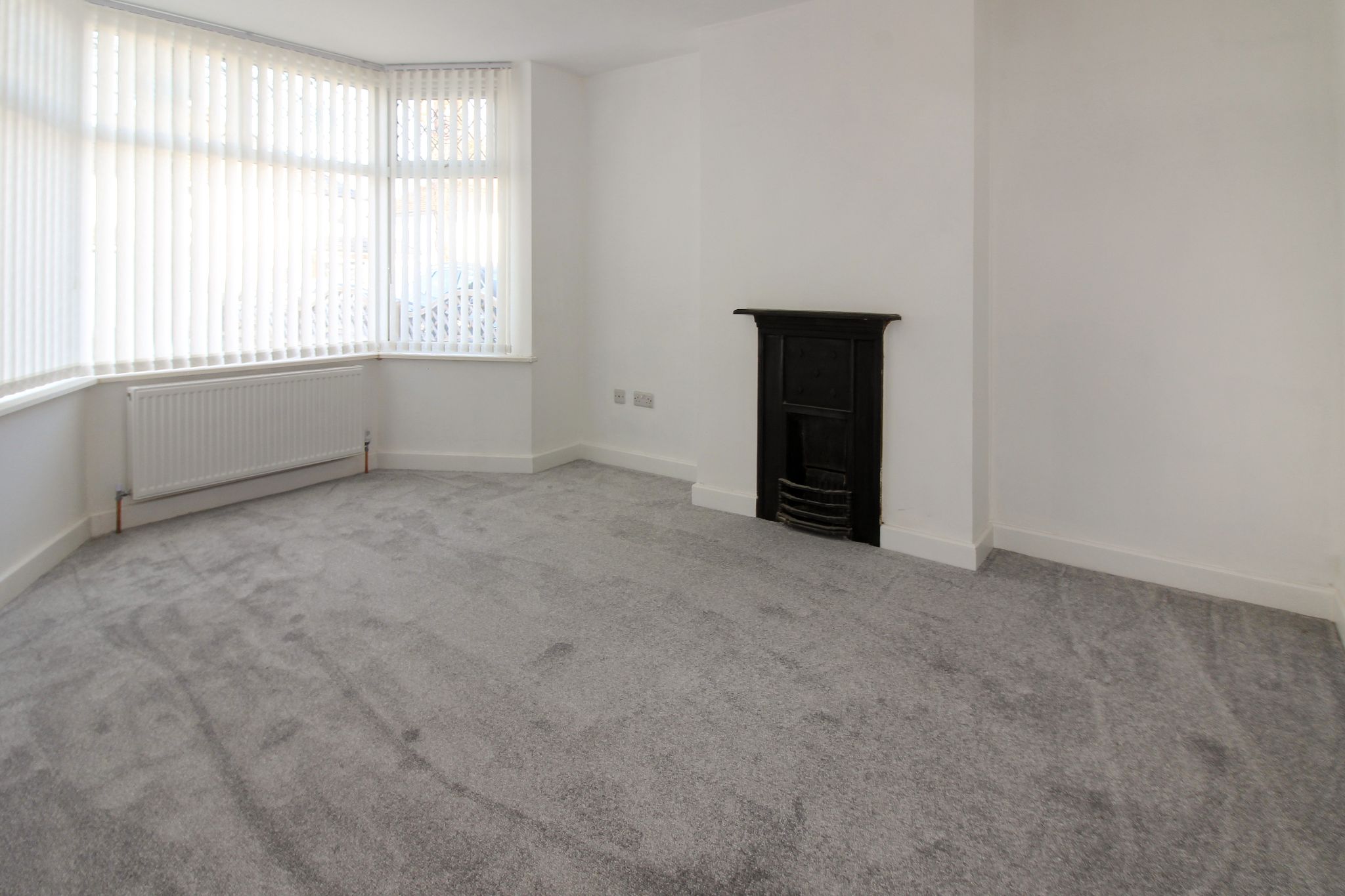 3 bedroom semi-detached house To Let in Solihull - Photograph 6.