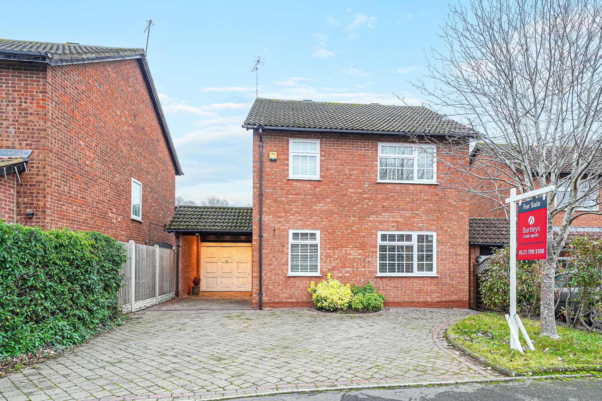 4 bedroom detached house For Sale in Solihull - Photograph 1.