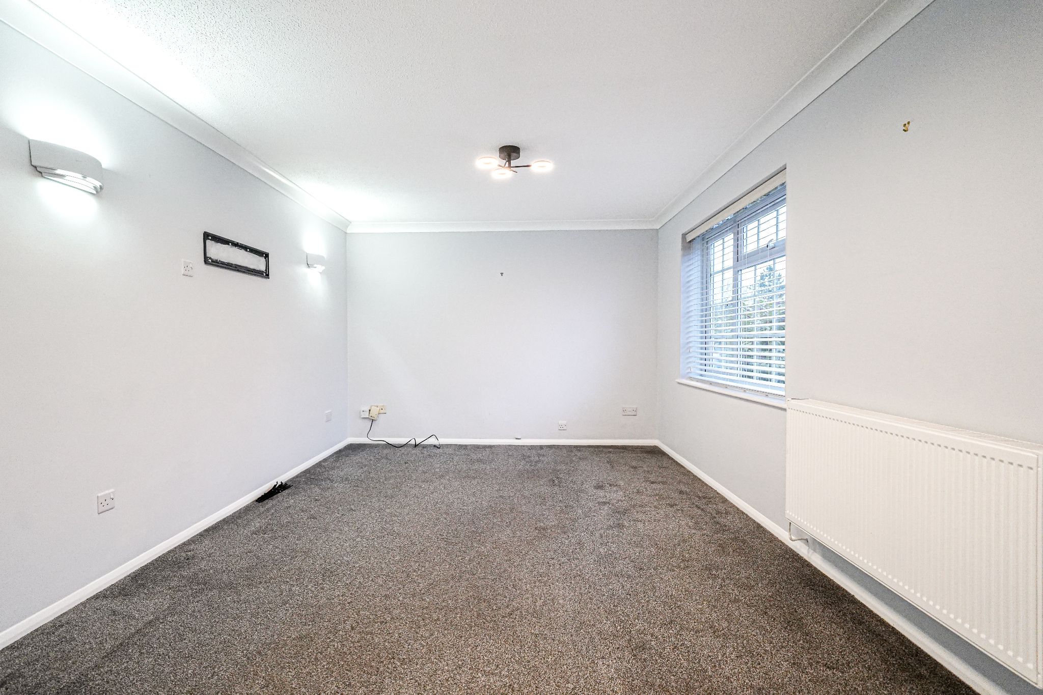 4 bedroom detached house For Sale in Solihull - Photograph 3.