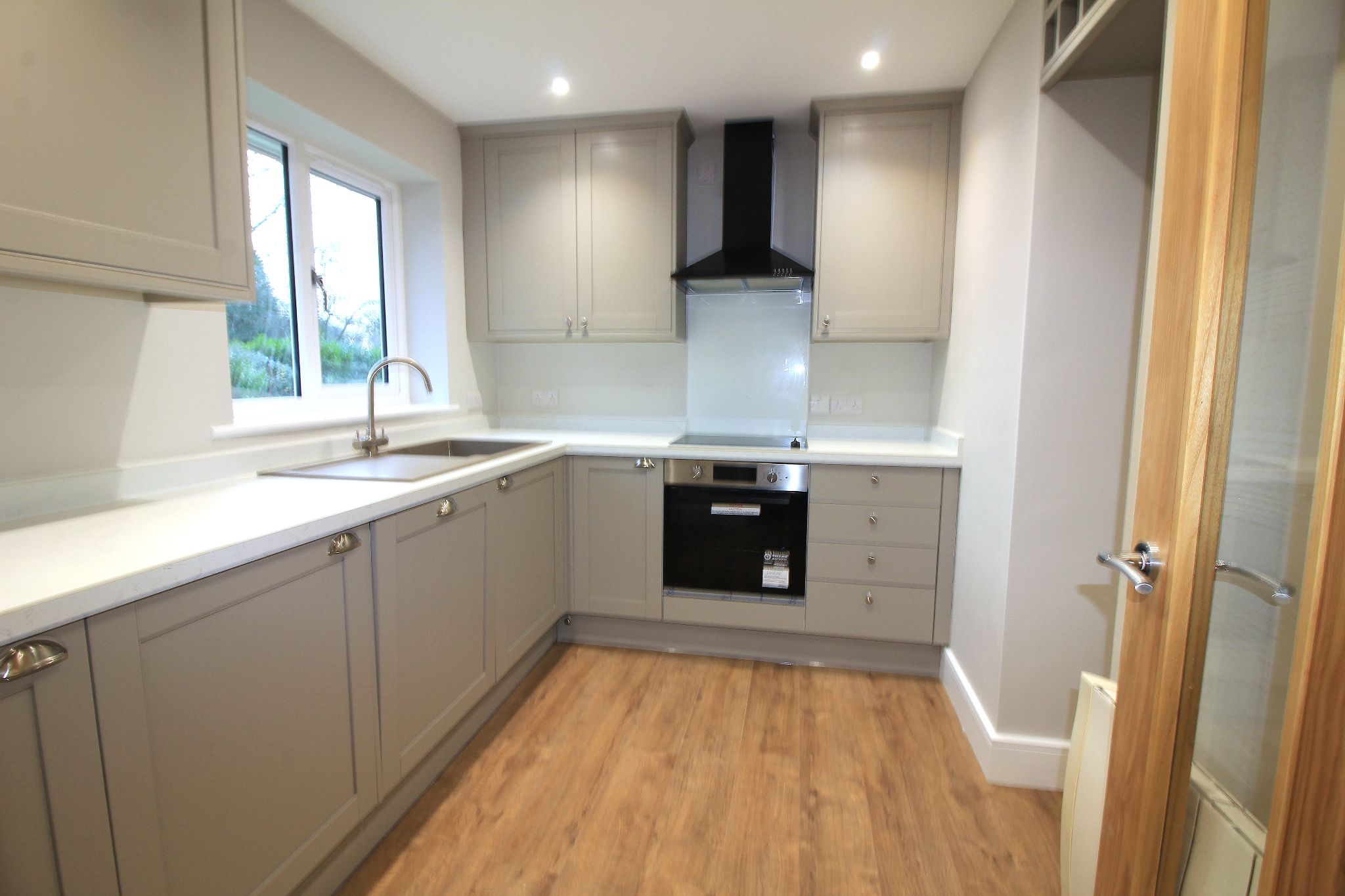 2 bedroom semi-detached bungalow To Let in Solihull - Photograph 2.