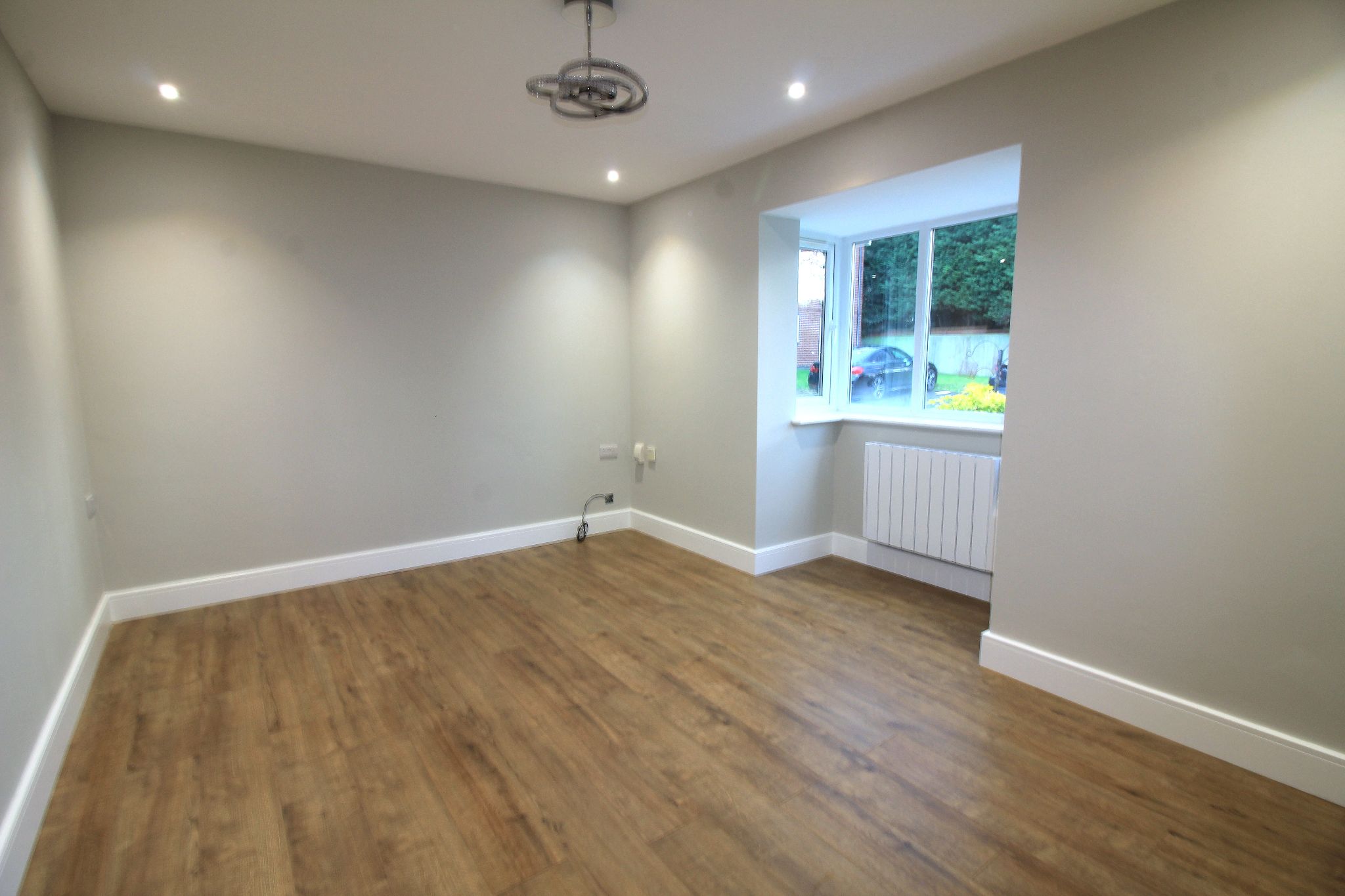 2 bedroom semi-detached bungalow To Let in Solihull - Photograph 3.