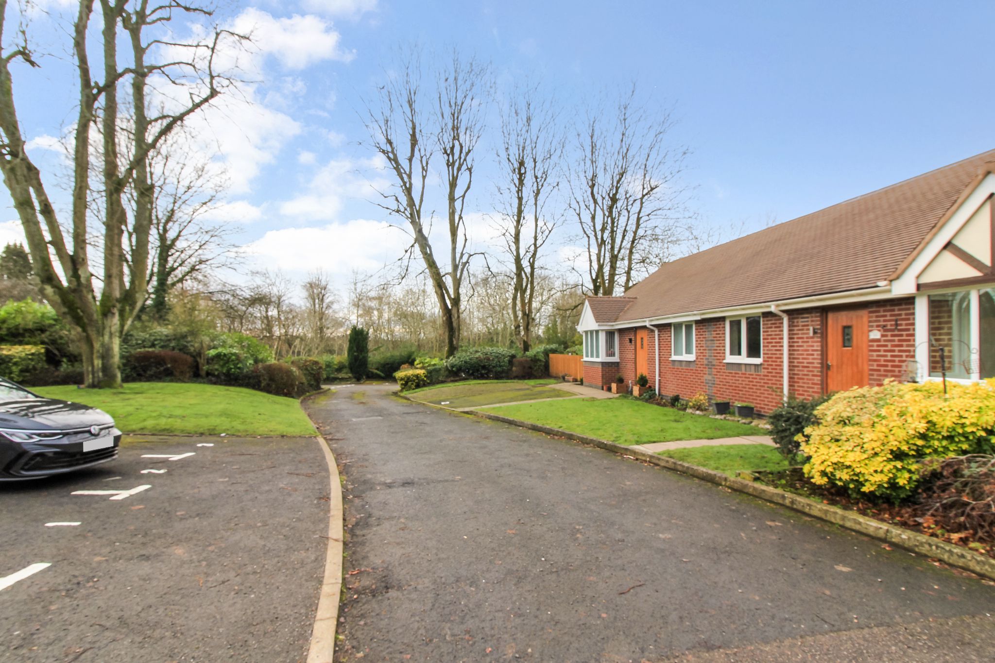 2 bedroom semi-detached bungalow For Sale in Solihull - Photograph 14.