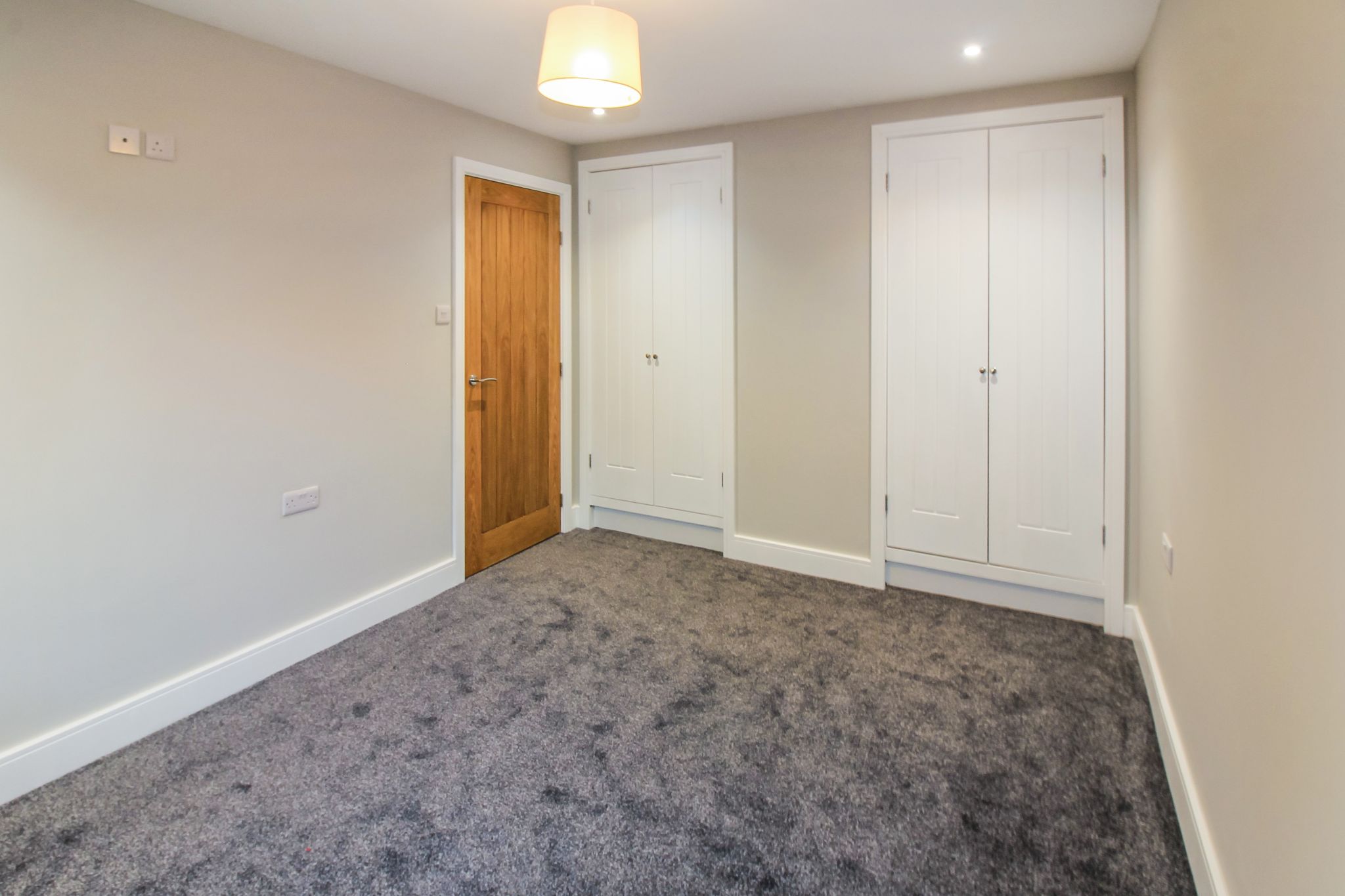 2 bedroom semi-detached bungalow For Sale in Solihull - Photograph 8.