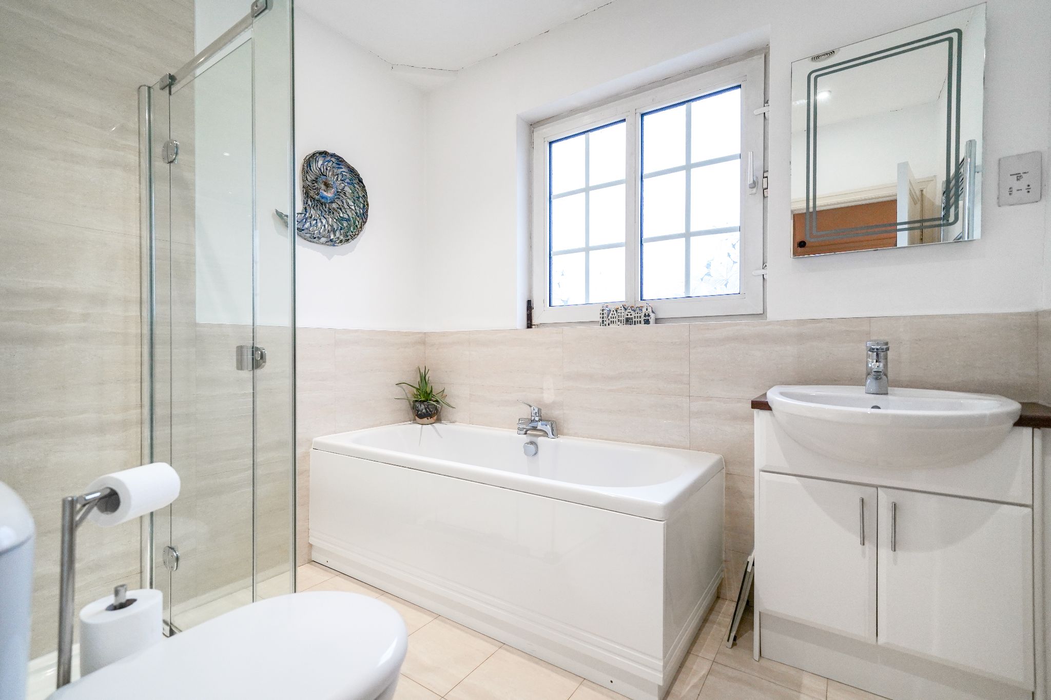 4 bedroom detached house For Sale in Solihull - Photograph 19.