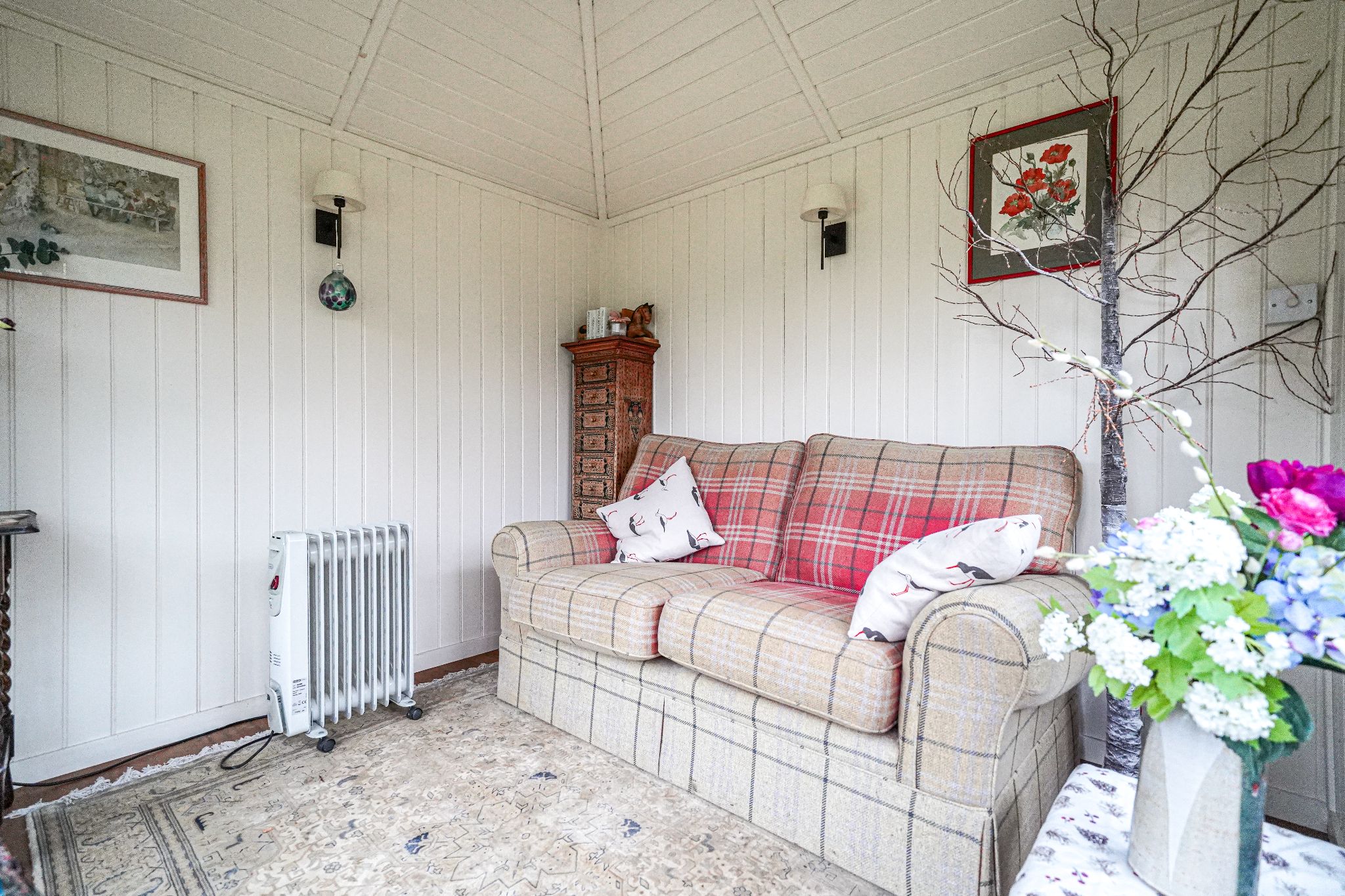 4 bedroom detached house For Sale in Solihull - Photograph 13.