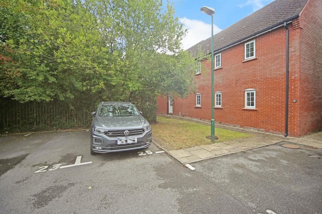 2 bedroom apartment flat/apartment For Sale in Solihull - Photograph 9.