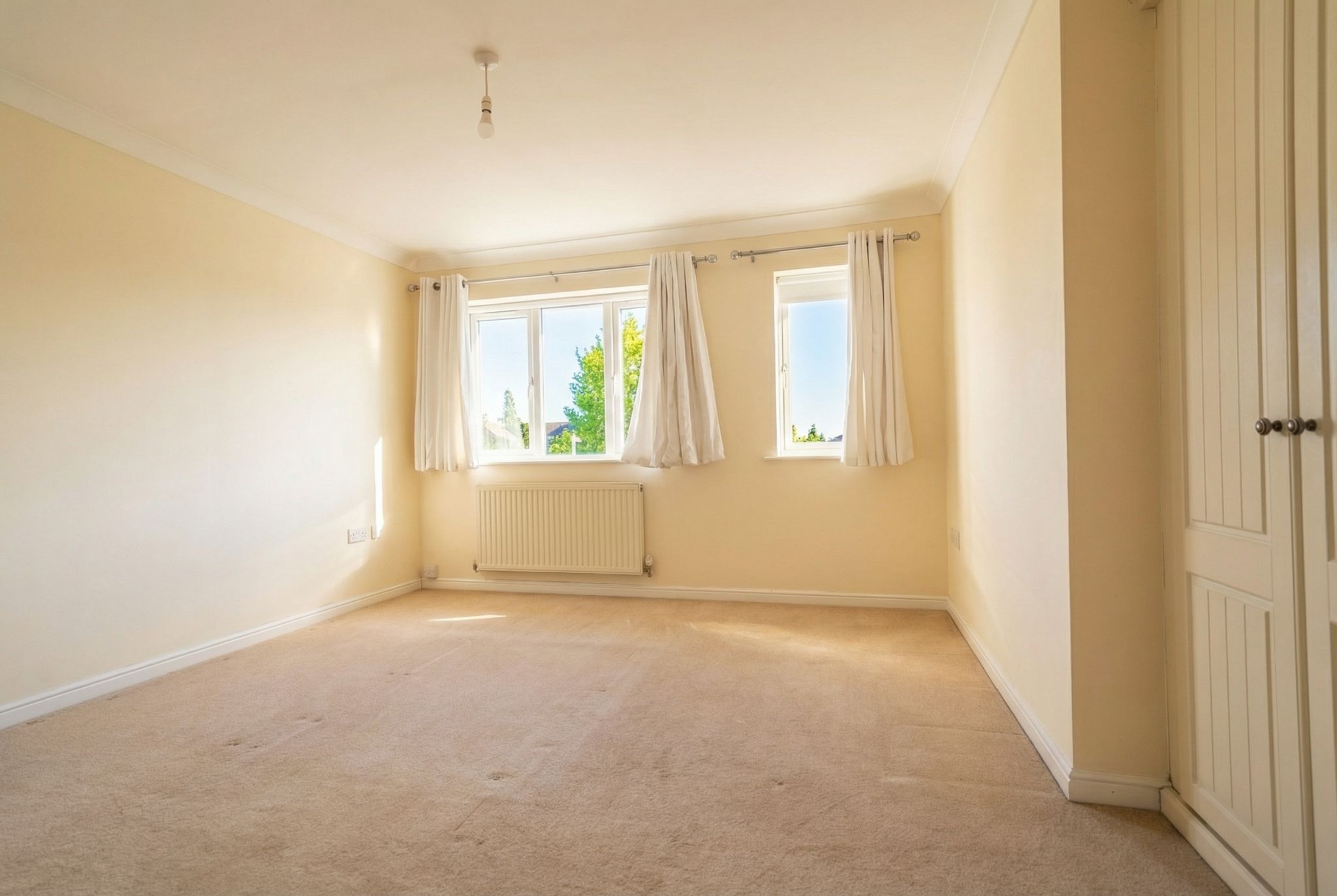 4 bedroom detached house For Sale in Solihull - Photograph 11.