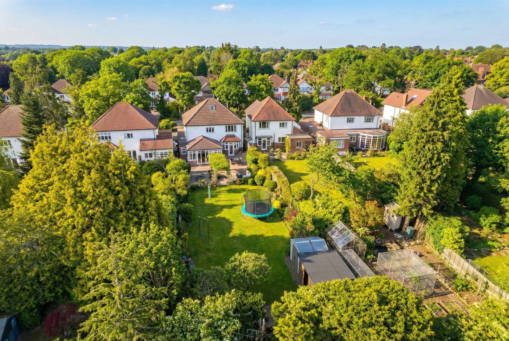 4 bedroom detached house For Sale in Solihull - Property photograph.