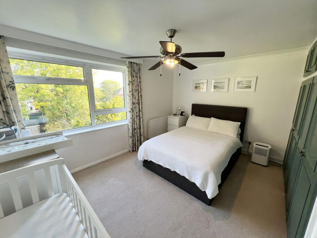 2 bedroom apartment flat/apartment To Let in Solihull - Bedroom One.