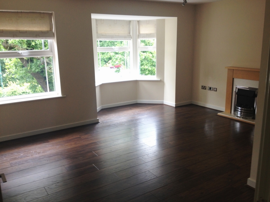 2 bedroom apartment flat/apartment To Let in Solihull - Photograph 2.