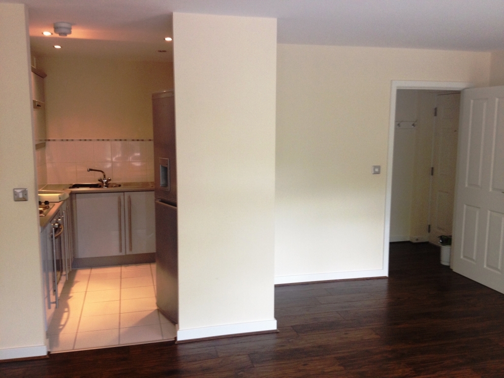 2 bedroom apartment flat/apartment To Let in Solihull - Photograph 4.