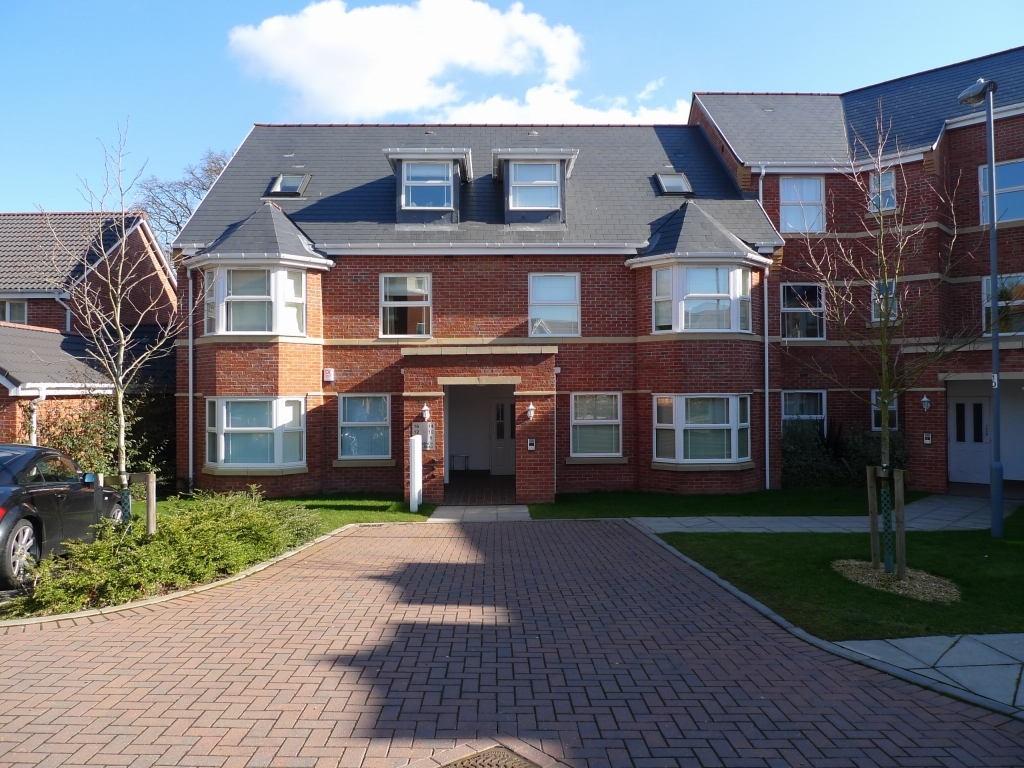 2 bedroom apartment flat/apartment To Let in Solihull - Photograph 11.