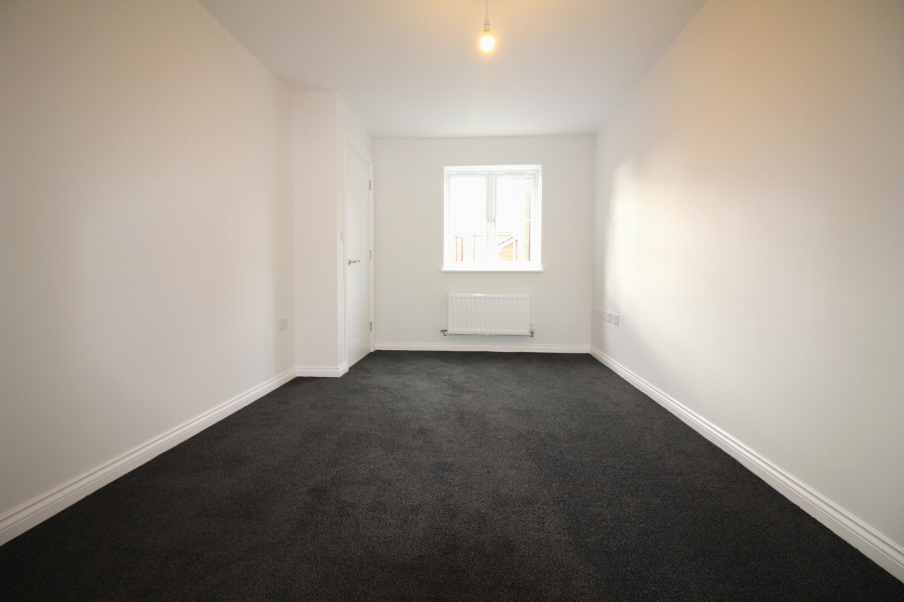 4 bedroom semi-detached house Let Agreed in Birmingham - Photograph 4.
