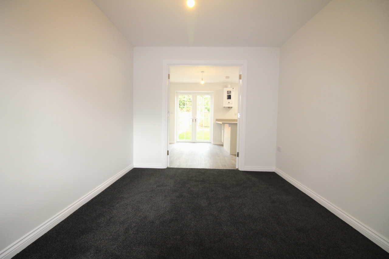 4 bedroom semi-detached house Let Agreed in Birmingham - Photograph 5.