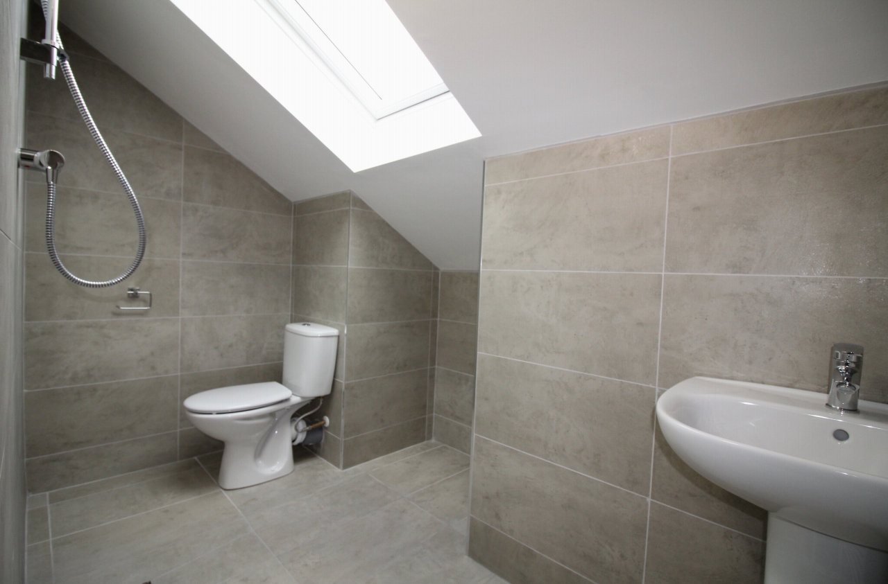4 bedroom semi-detached house Let Agreed in Birmingham - Photograph 8.